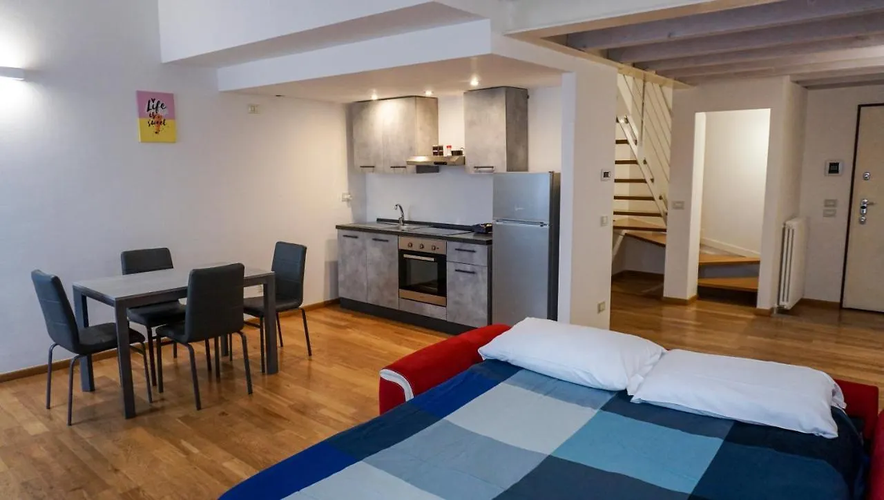 Apartment Ferienwohnung Residenze Umberto I Mantua Italien